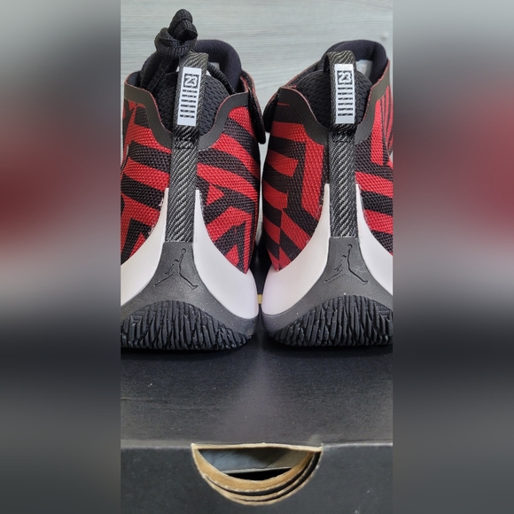 🏀 Jordan Fly Unlimited PFX - Size 9 - Basketball Shoes - Gym Red-Gym Black Nike - Picture 7 of 16
